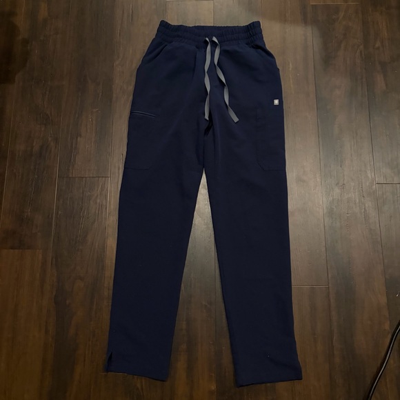 FIGS Women's Navy Blue Yola Skinny Scrub Pants Size XS - Picture 1 of 7